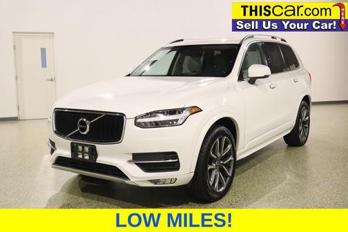 Bright Silver Metallic 2019 Volvo XC90 T5 Momentum