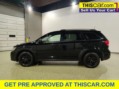 Pitch Black Clearcoat 2019 Dodge Journey SE