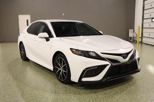 Silver 2023 Toyota Camry SE