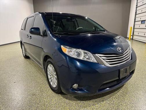 2011 Toyota Sienna XLE
