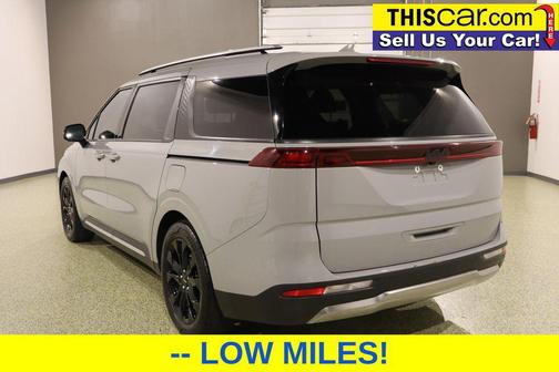 2024 Kia Carnival SX