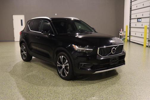 Black 2020 Volvo XC40 T5 Inscription
