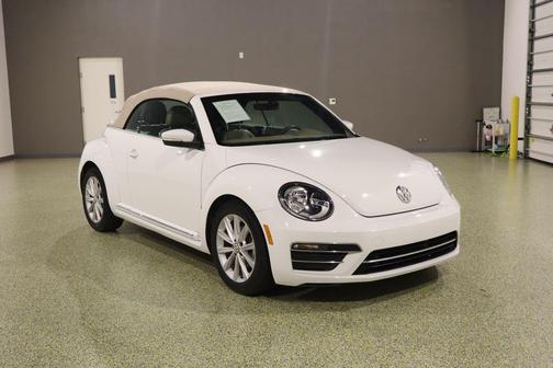 White 2019 Volkswagen Beetle 2.0T SE