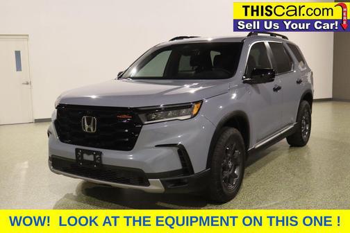 Sonic Gray Pearl 2025 Honda Pilot TrailSport