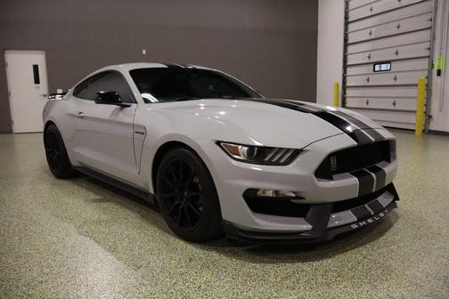 2017 Ford Shelby GT350 Base