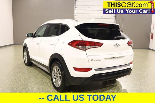 White 2017 Hyundai TUCSON SE Plus