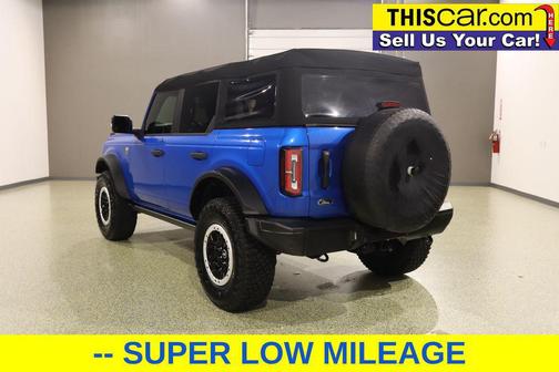 Blue 2023 Ford Bronco Badlands