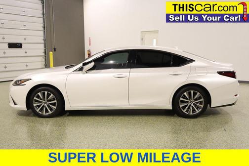 Eminent White Pearl 2021 Lexus ES 350 Base