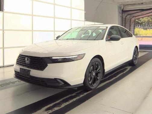 Platinum White Pearl 2025 Honda Accord SE