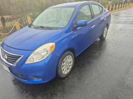 2013 Nissan Versa 1.6 SV