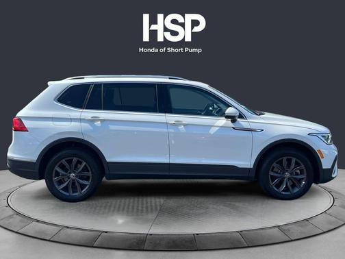 Opal White Pearl Effect 2023 Volkswagen Tiguan 2.0T SE