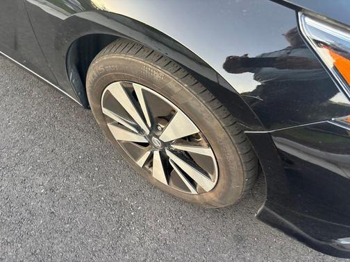 Black 2021 Nissan Altima 2.5 SV
