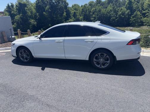 Platinum White Pearl 2023 Honda Accord EX