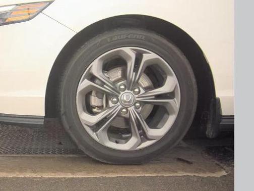 Platinum White Pearl 2023 Honda Accord EX