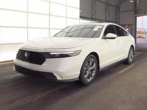 Platinum White Pearl 2023 Honda Accord EX