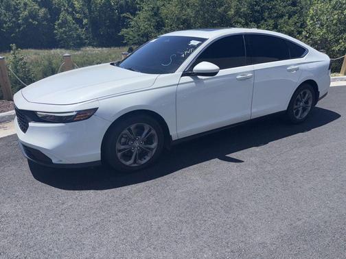 Platinum White Pearl 2023 Honda Accord EX