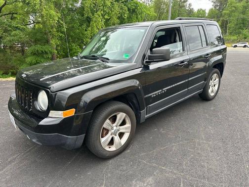 Black Clearcoat 2014 Jeep Patriot Latitude
