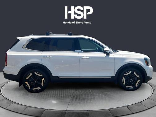 Glacial White Pearl 2024 Kia Telluride S