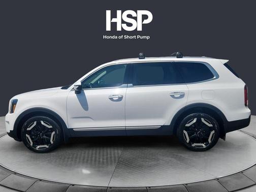 Glacial White Pearl 2024 Kia Telluride S