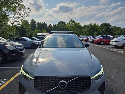 Gray 2024 Volvo XC60 B5 Ultimate Dark Theme
