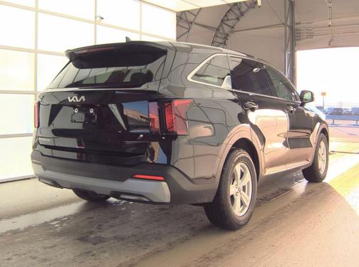 Ebony Black 2025 Kia Sorento LX