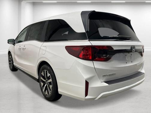 Platinum White Pearl 2026 Honda Odyssey EX-L