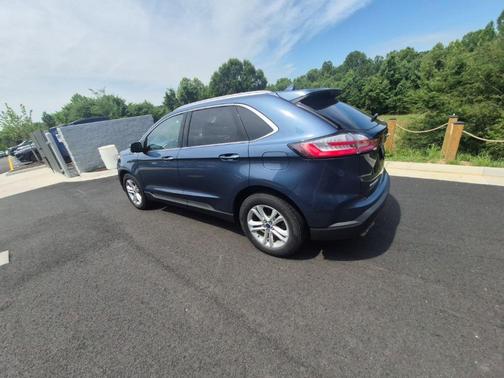 Blue 2019 Ford Edge SEL