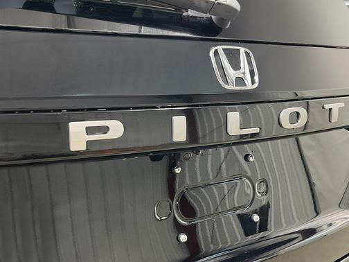 Crystal Black Pearl 2026 Honda Pilot EX-L