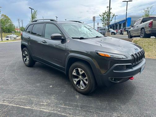 Granite Crystal Clearcoat Metallic 2017 Jeep Cherokee Trailhawk