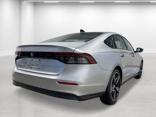 Solar Silver Metallic 2026 Honda Accord SE