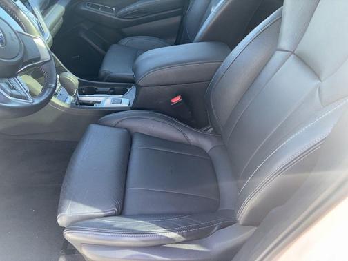 Crystal White Pearl 2023 Subaru Ascent Limited 7-Passenger