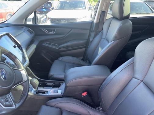 Crystal White Pearl 2023 Subaru Ascent Limited 7-Passenger