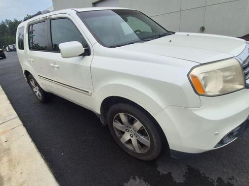 White Diamond Pearl 2014 Honda Pilot Touring
