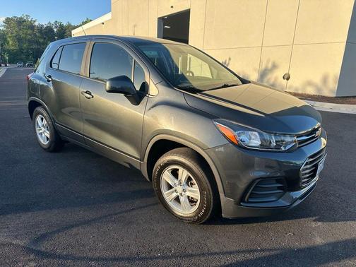 Nightfall Gray Metallic 2019 Chevrolet Trax LS