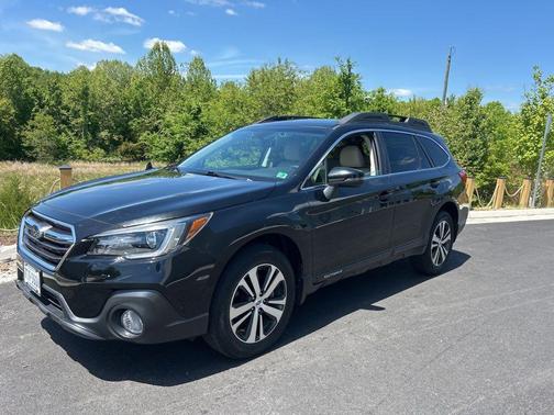 Crystal Black Silica 2019 Subaru Outback 3.6R Limited