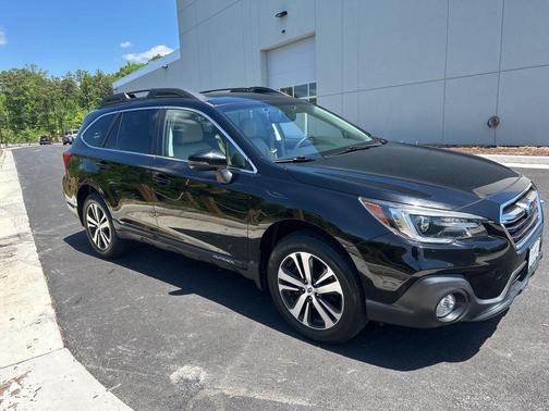 Crystal Black Silica 2019 Subaru Outback 3.6R Limited