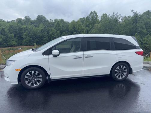 Platinum White Pearl 2024 Honda Odyssey EX-L