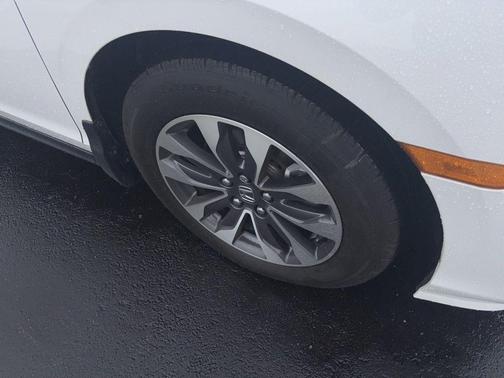 Platinum White Pearl 2024 Honda Odyssey EX-L