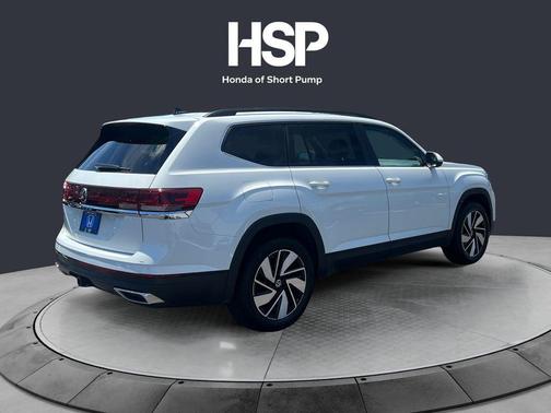 Pure White 2025 Volkswagen Atlas 2.0T SE w/Technology