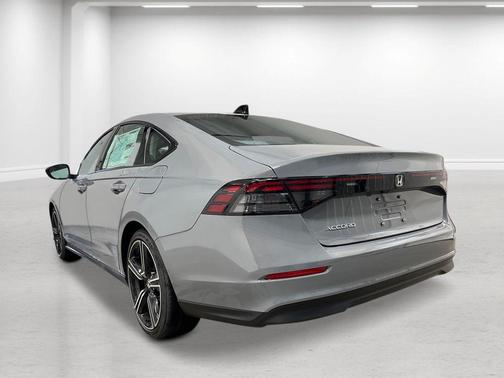 Urban Gray Pearl 2026 Honda Accord SE