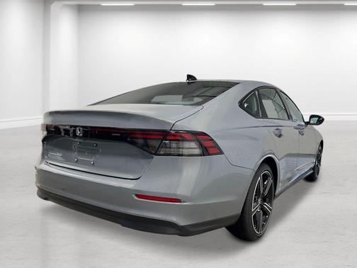 Urban Gray Pearl 2026 Honda Accord SE