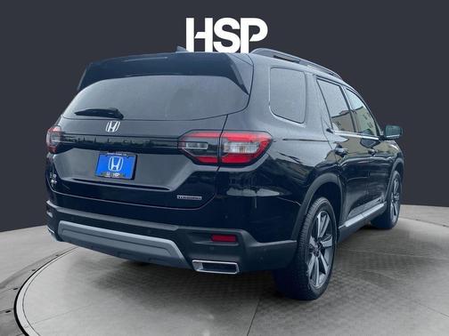 Crystal Black Pearl 2025 Honda Pilot Touring