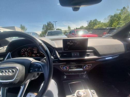 Moonlight Blue Metallic 2018 Audi Q5 2.0T Tech Premium