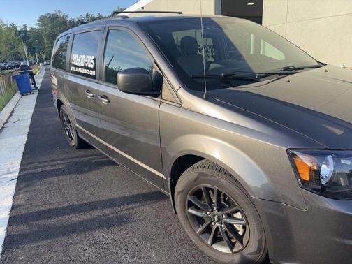 Granite Crystal Clearcoat Metallic 2019 Dodge Grand Caravan GT