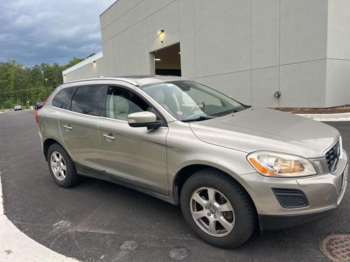 Seashell Metallic 2012 Volvo XC60 3.2