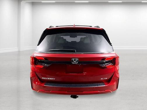 Radiant Red Metallic II 2026 Honda Odyssey Elite