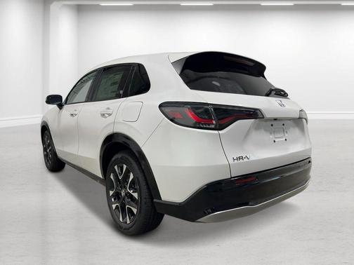 Platinum White Pearl 2026 Honda HR-V EX-L