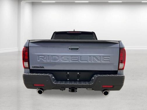 Sonic Gray Pearl 2026 Honda Ridgeline Black Edition Two-Tone