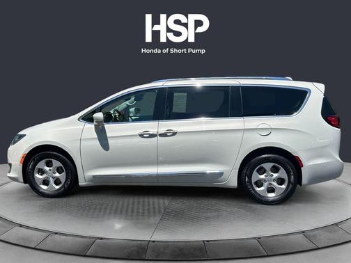 White 2017 Chrysler Pacifica Touring-L Plus