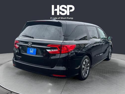 Crystal Black Pearl 2024 Honda Odyssey EX-L